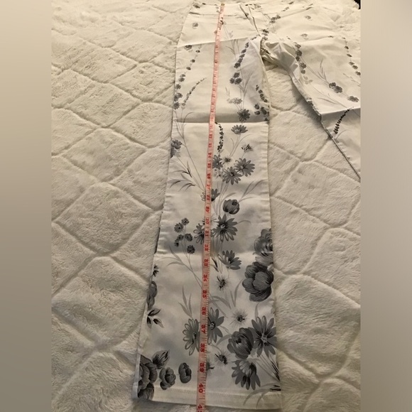 Tark 1 Cream and Gray Floral Pants - Picture 7 of 9